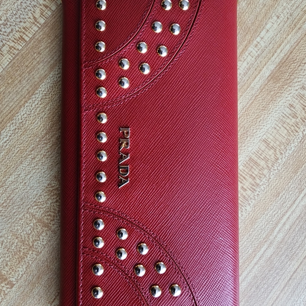 🎀🎀🎀RED WALLET with GOLD STUDS